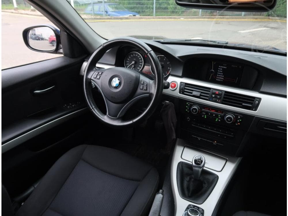 2010 BMW 3-SERIES - 13