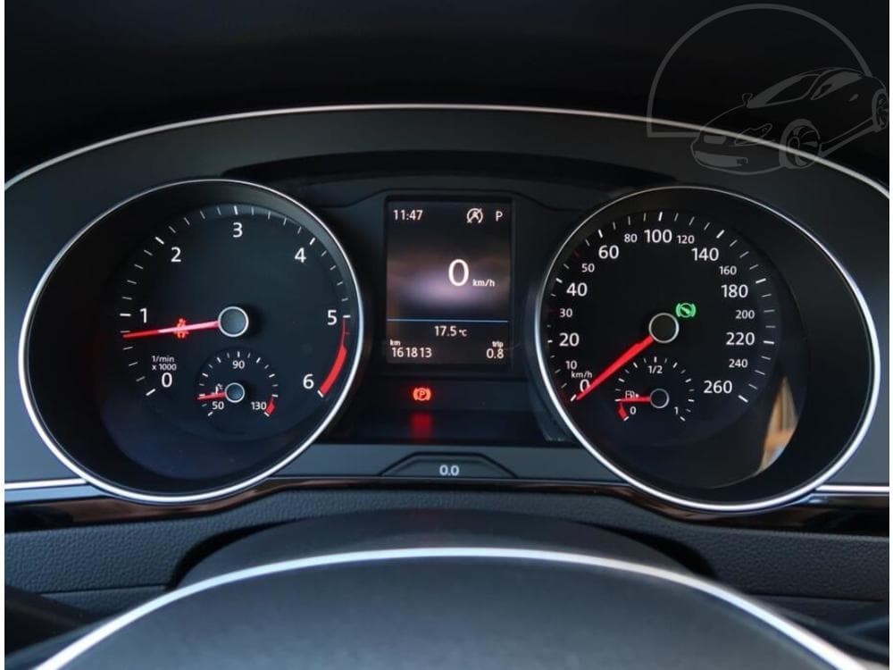 2017 Volkswagen PASSAT - 11