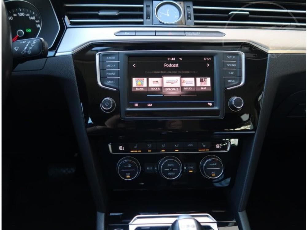 2017 Volkswagen PASSAT - 12