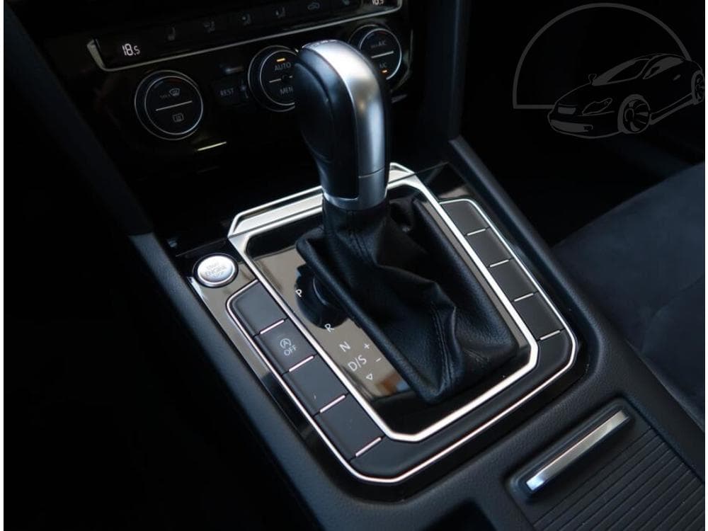 2017 Volkswagen PASSAT - 13