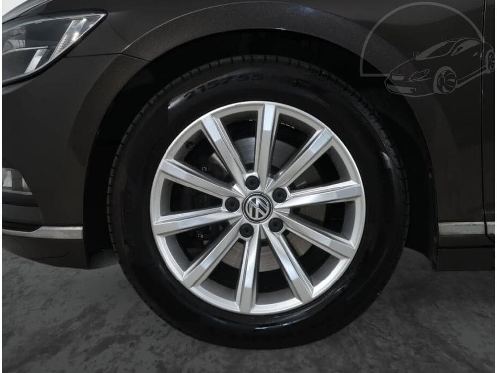 2017 Volkswagen PASSAT - 15
