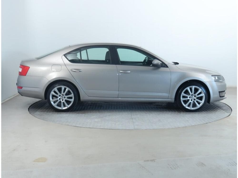 2016 Škoda OCTAVIA - 11