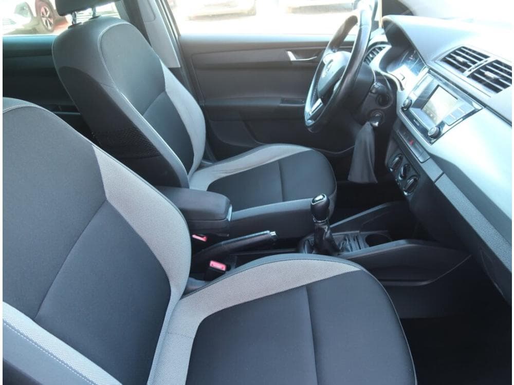 2015 Škoda FABIA - 9