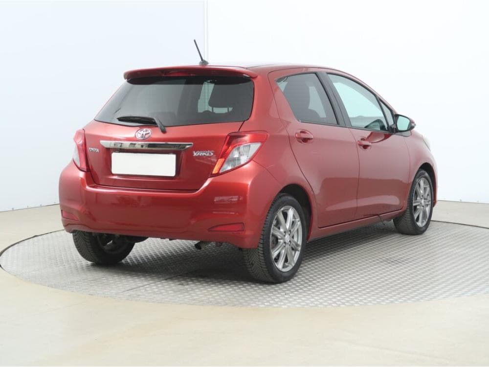 2012 Toyota YARIS - 5
