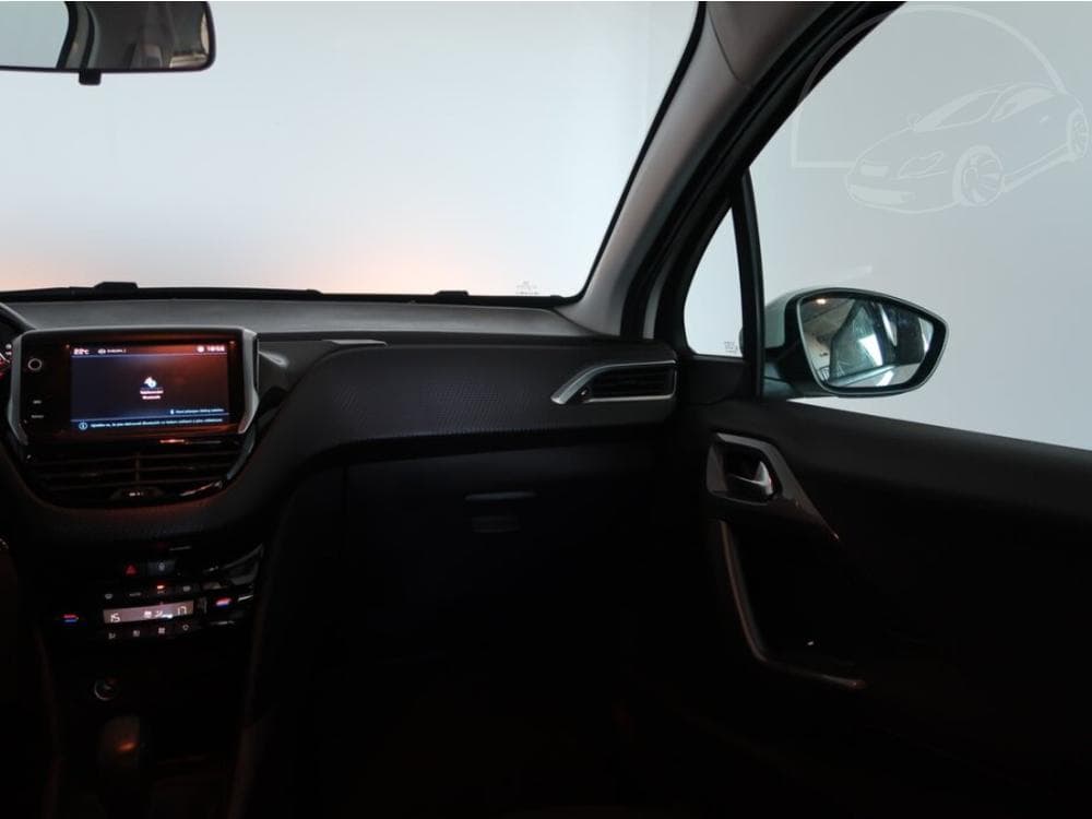 2017 Peugeot 2008 - 8