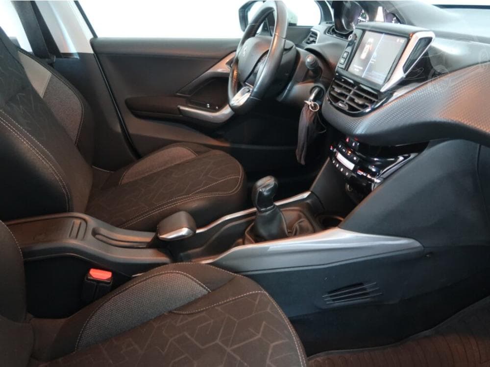 2017 Peugeot 2008 - 9