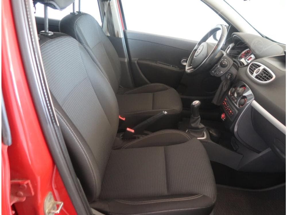 2013 Renault CLIO - 9