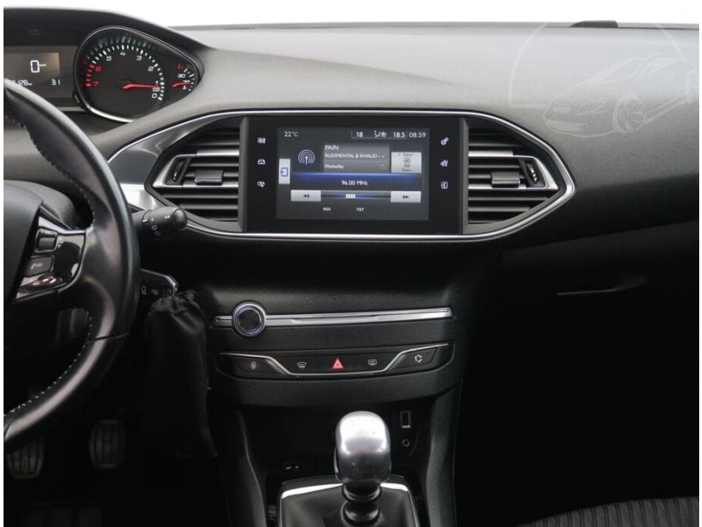 2015 Peugeot 308 - 23
