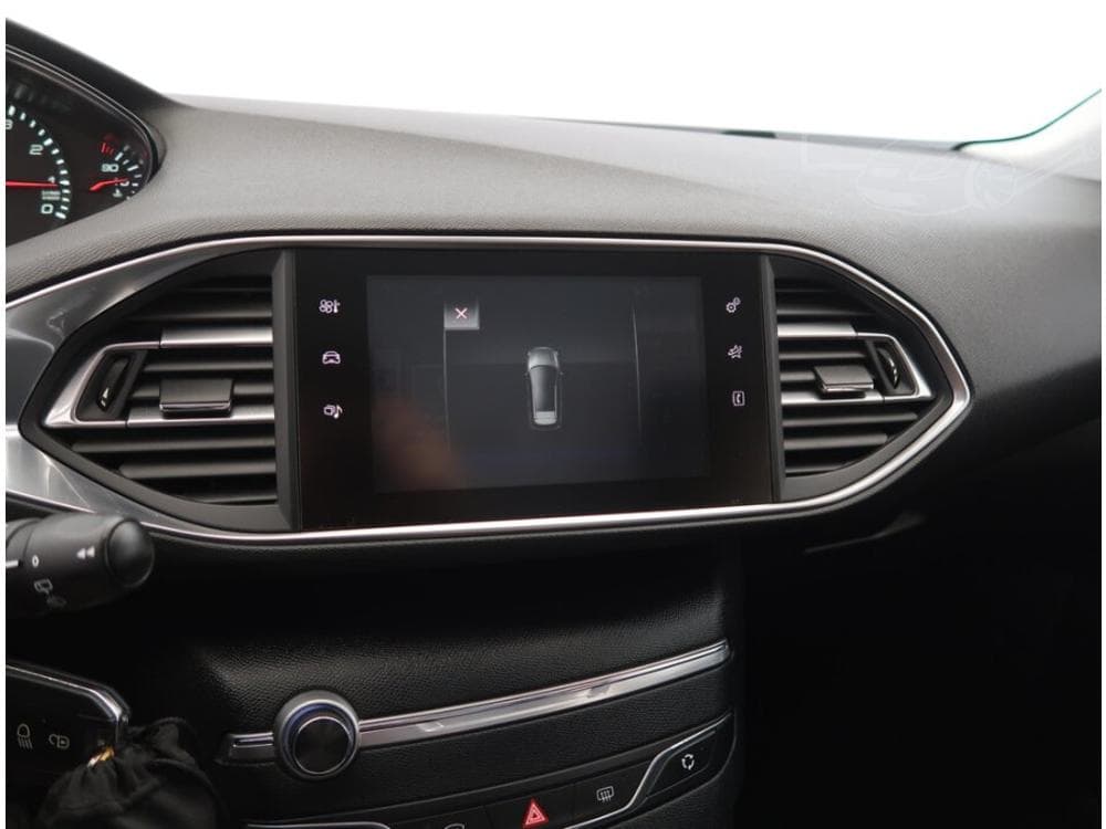 2015 Peugeot 308 - 29