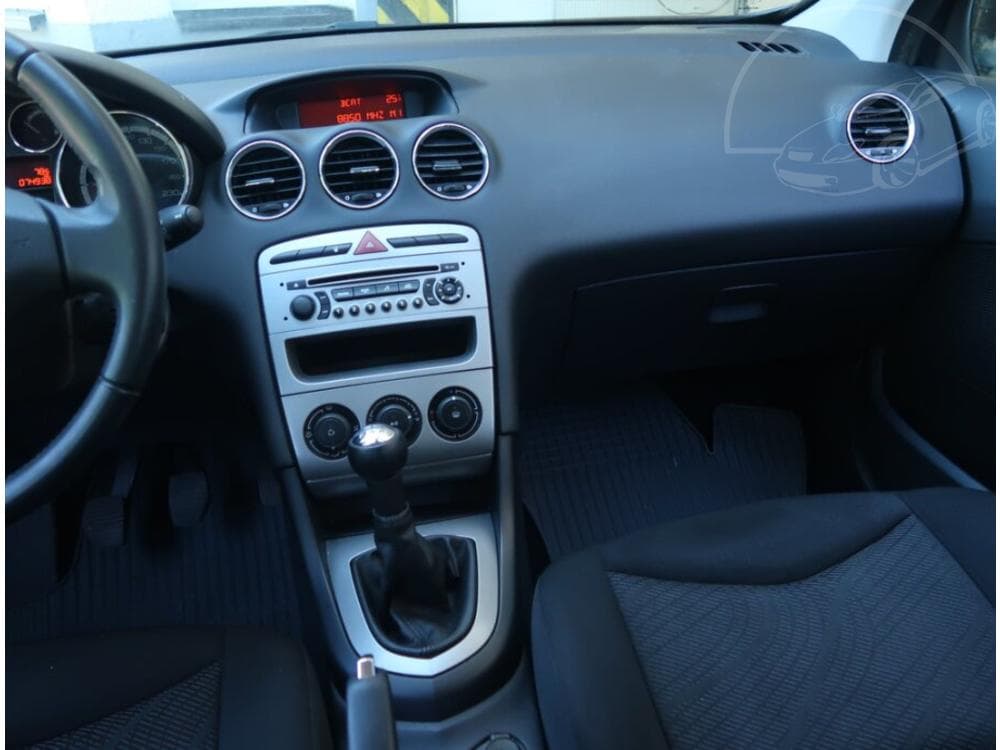 2010 Peugeot 308 - 8