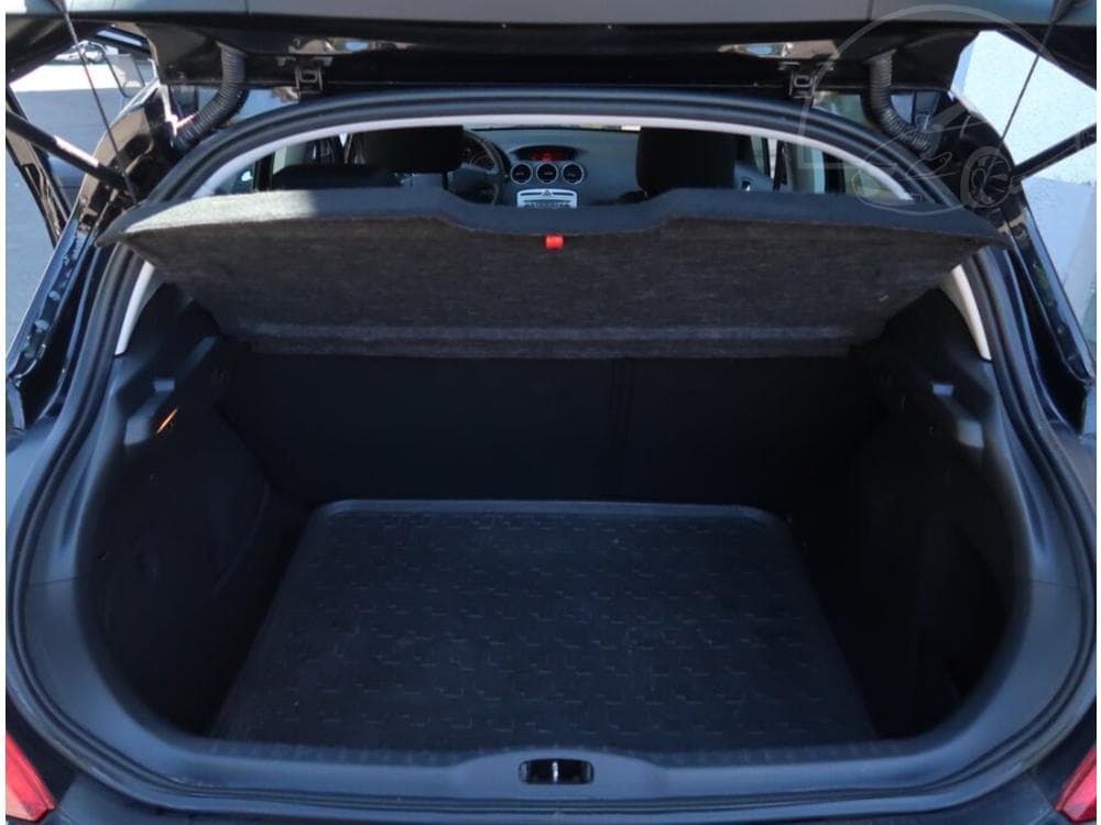 2010 Peugeot 308 - 13