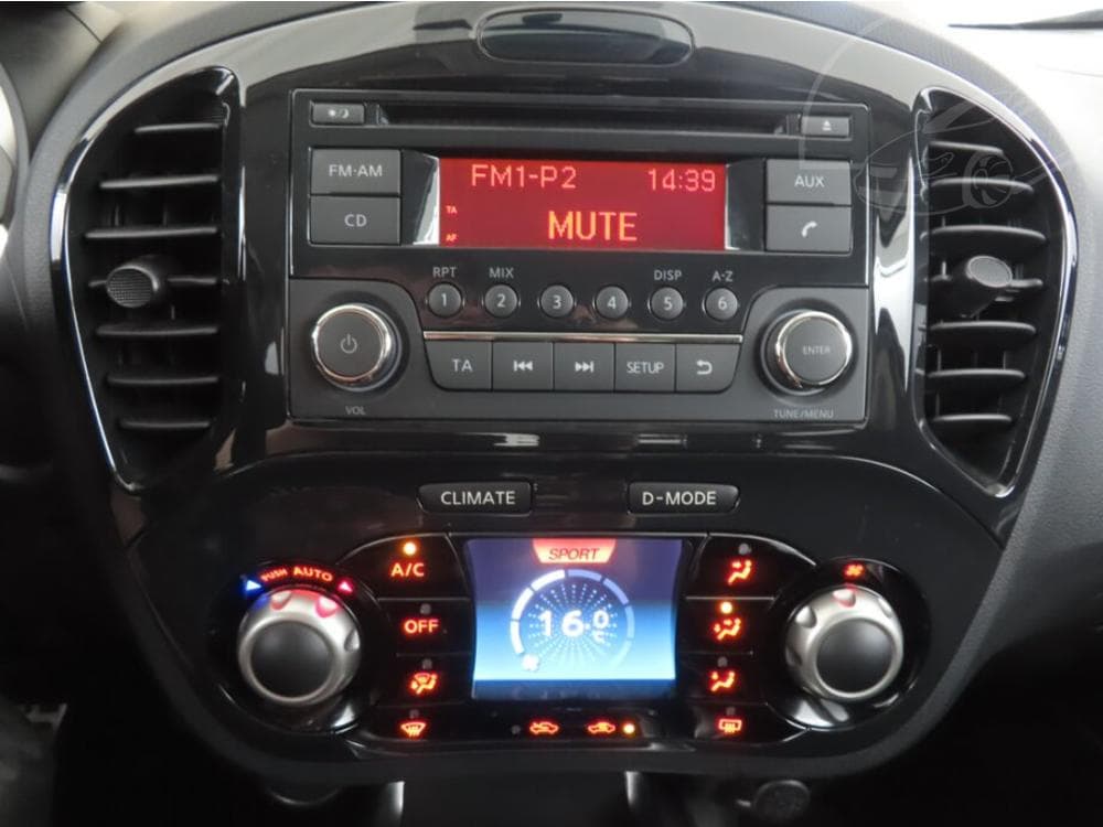 2013 Nissan JUKE - 23