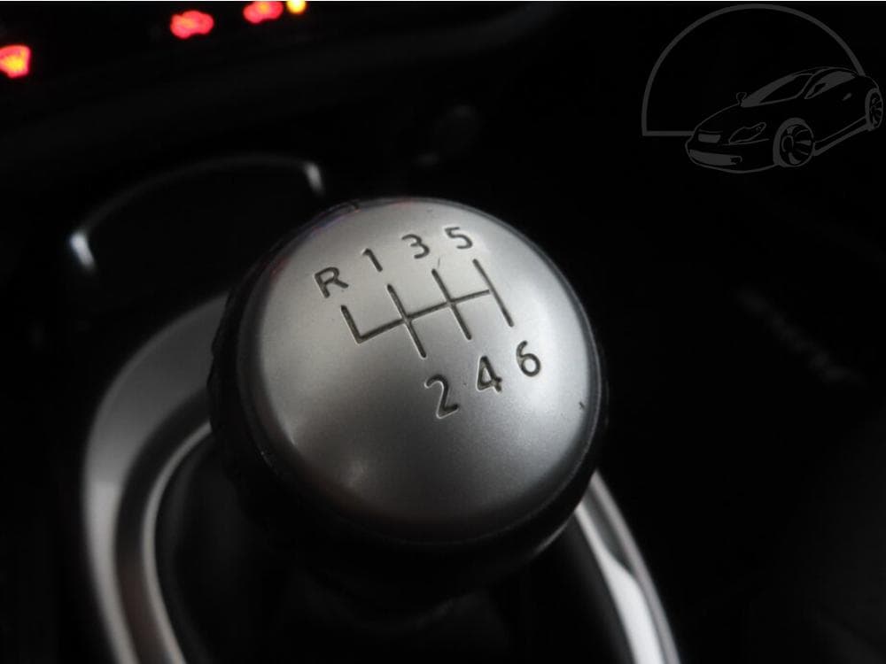 2013 Nissan JUKE - 25