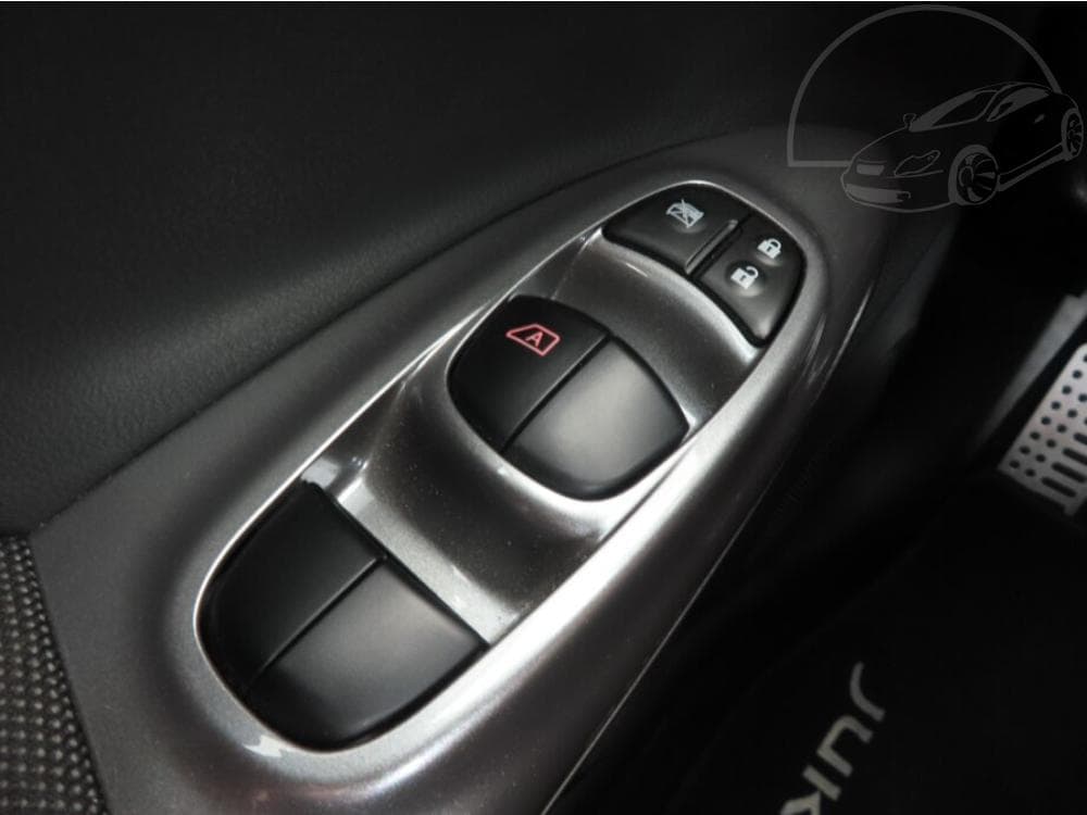 2013 Nissan JUKE - 29