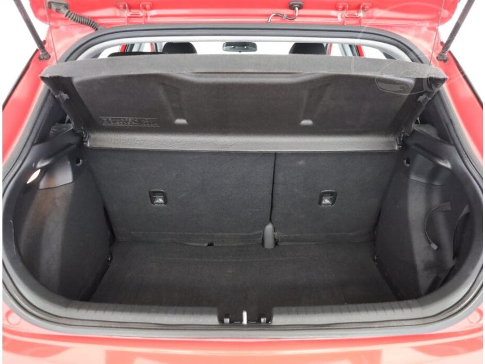 2020 Hyundai i20 - 14