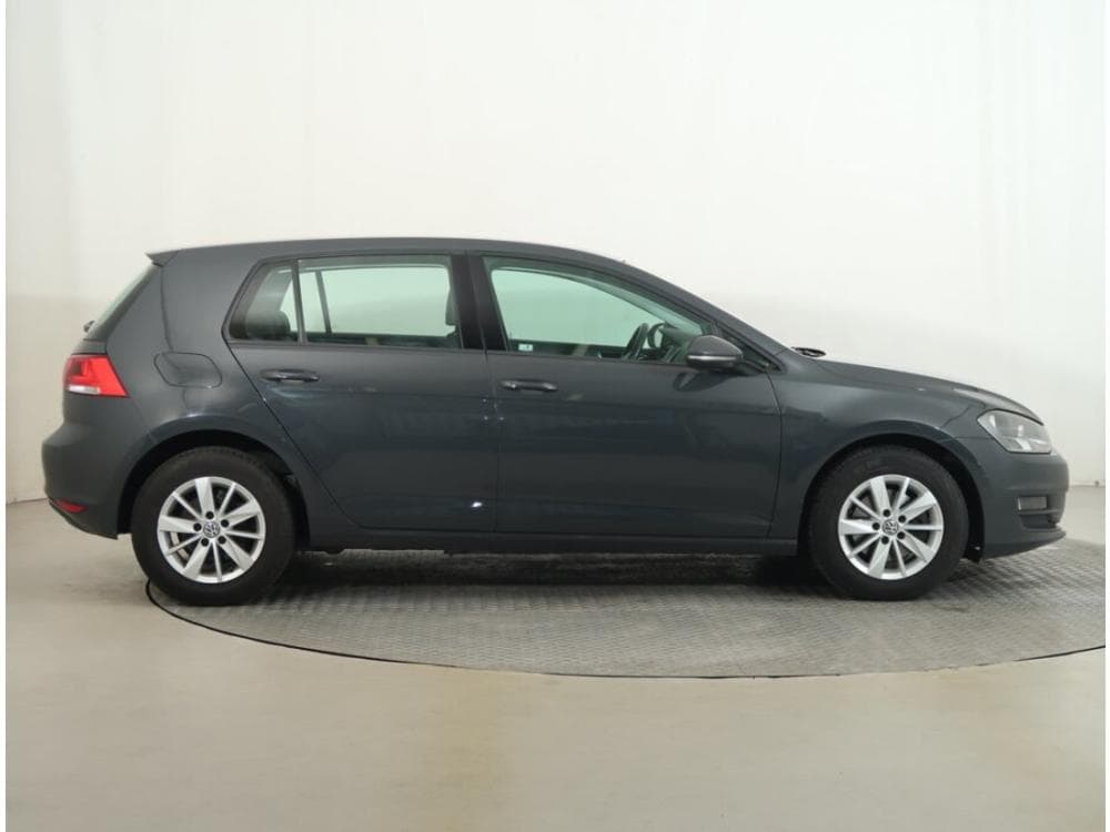 2013 Volkswagen GOLF - 11