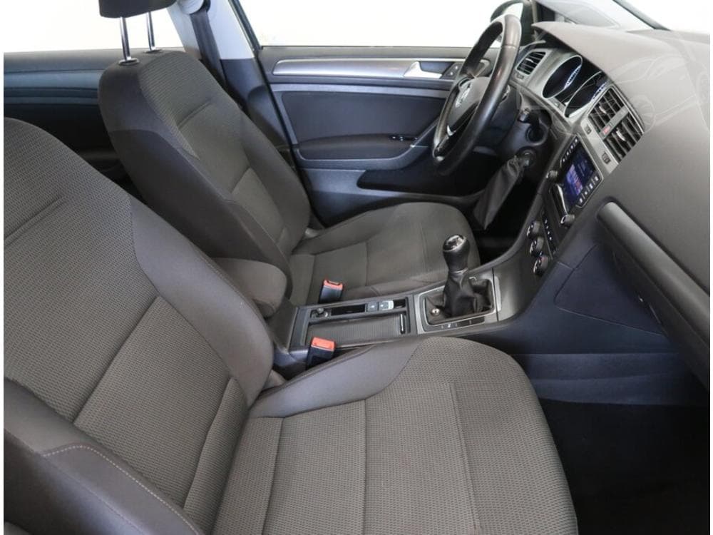 2013 Volkswagen GOLF - 17
