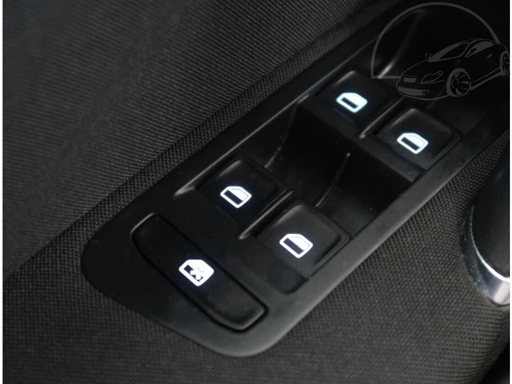2013 Volkswagen GOLF - 25