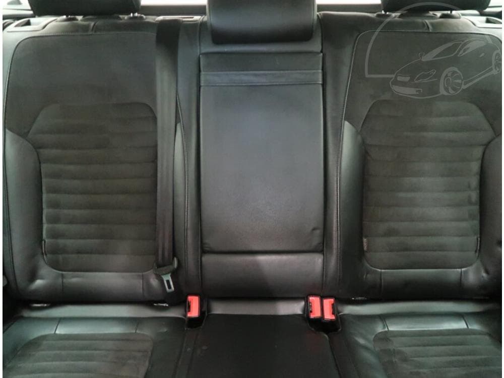 2011 Volkswagen PASSAT - 10