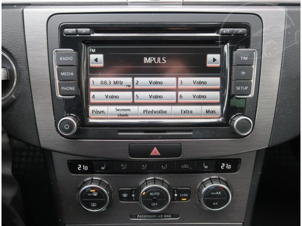 2013 Volkswagen PASSAT - 23