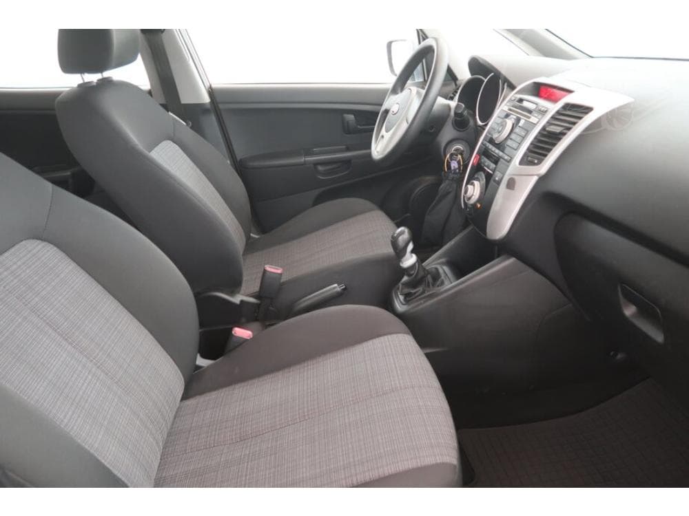 2011 Kia VENGA - 9