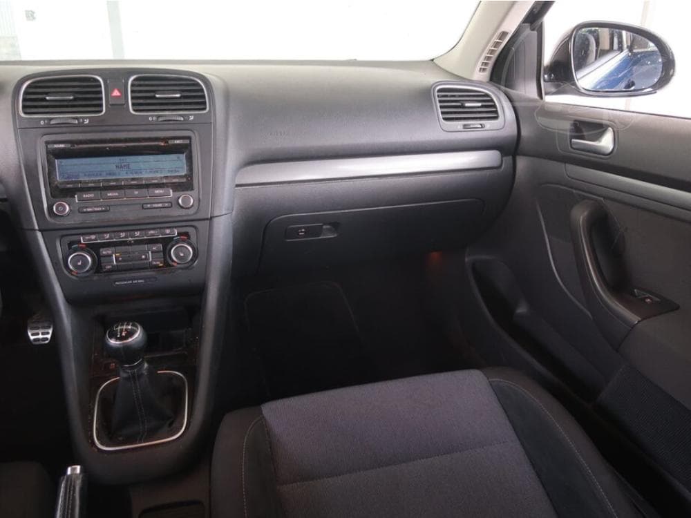 2011 Volkswagen GOLF - 8