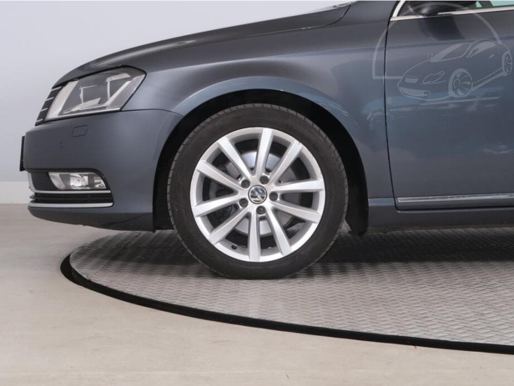 2014 Volkswagen PASSAT - 29