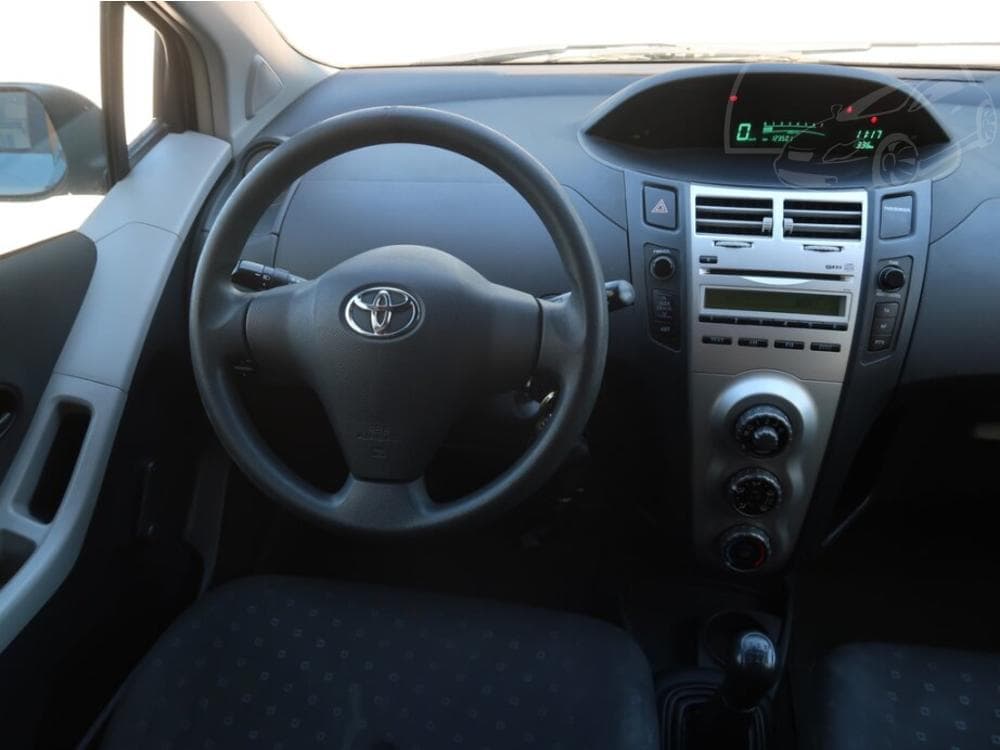 2007 Toyota YARIS - 13
