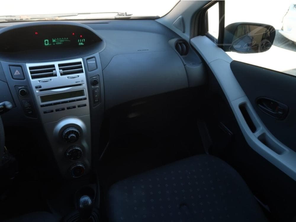 2007 Toyota YARIS - 15