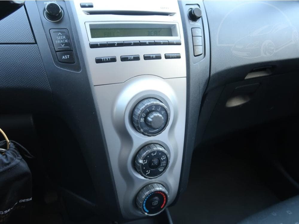 2007 Toyota YARIS - 23
