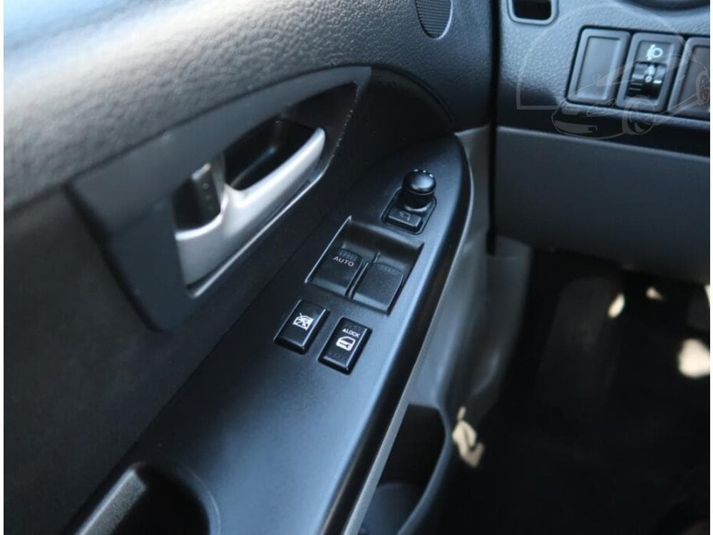 2012 Suzuki SX4 - 25