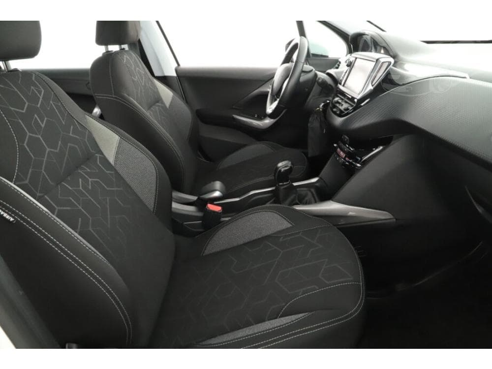 2019 Peugeot 2008 - 13