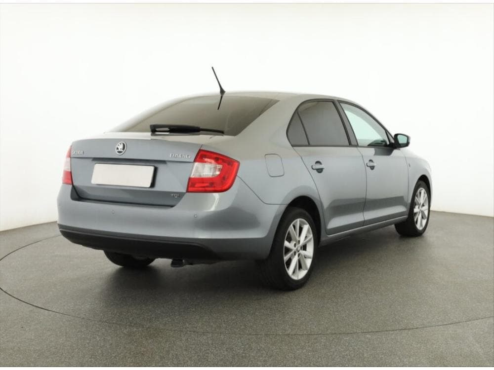 2013 Škoda RAPID - 9