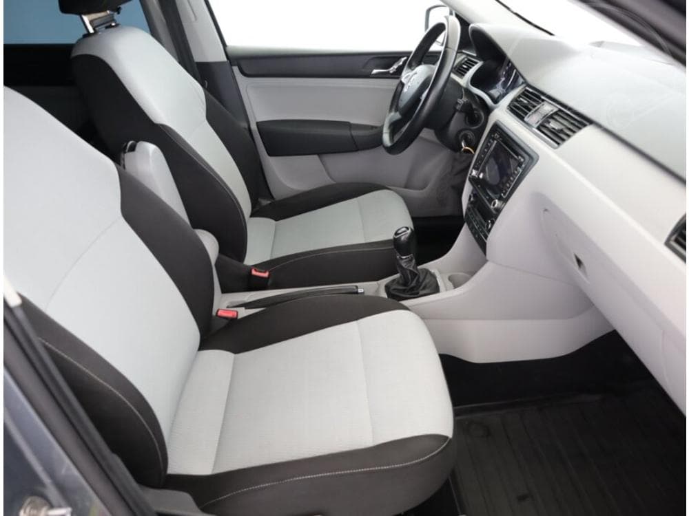 2013 Škoda RAPID - 13