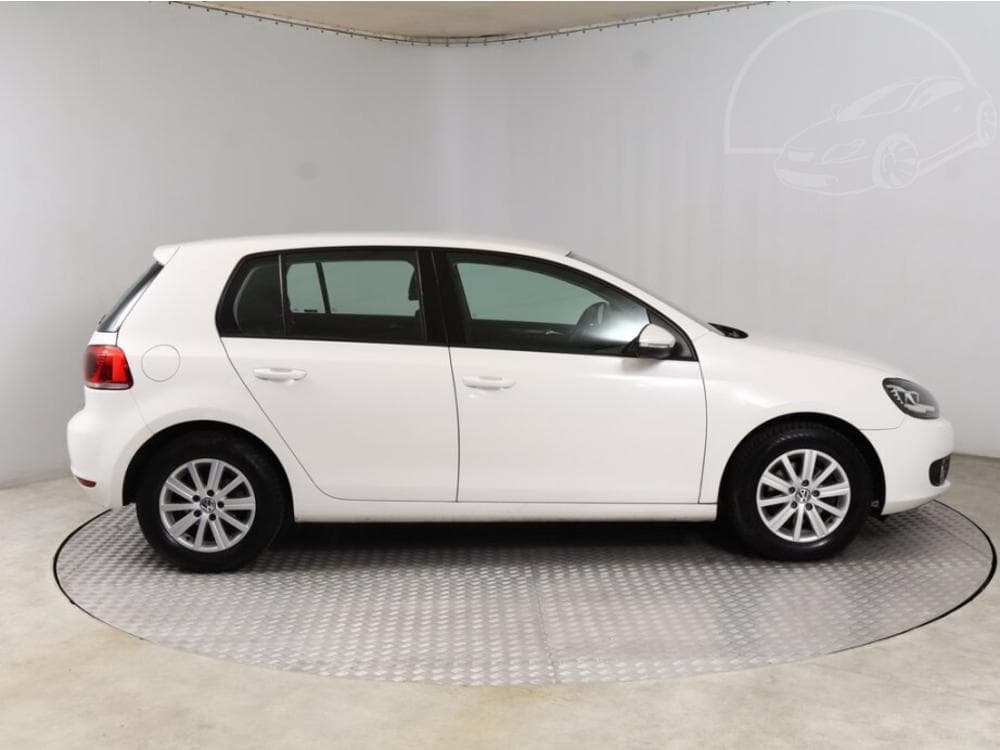 2012 Volkswagen GOLF - 11