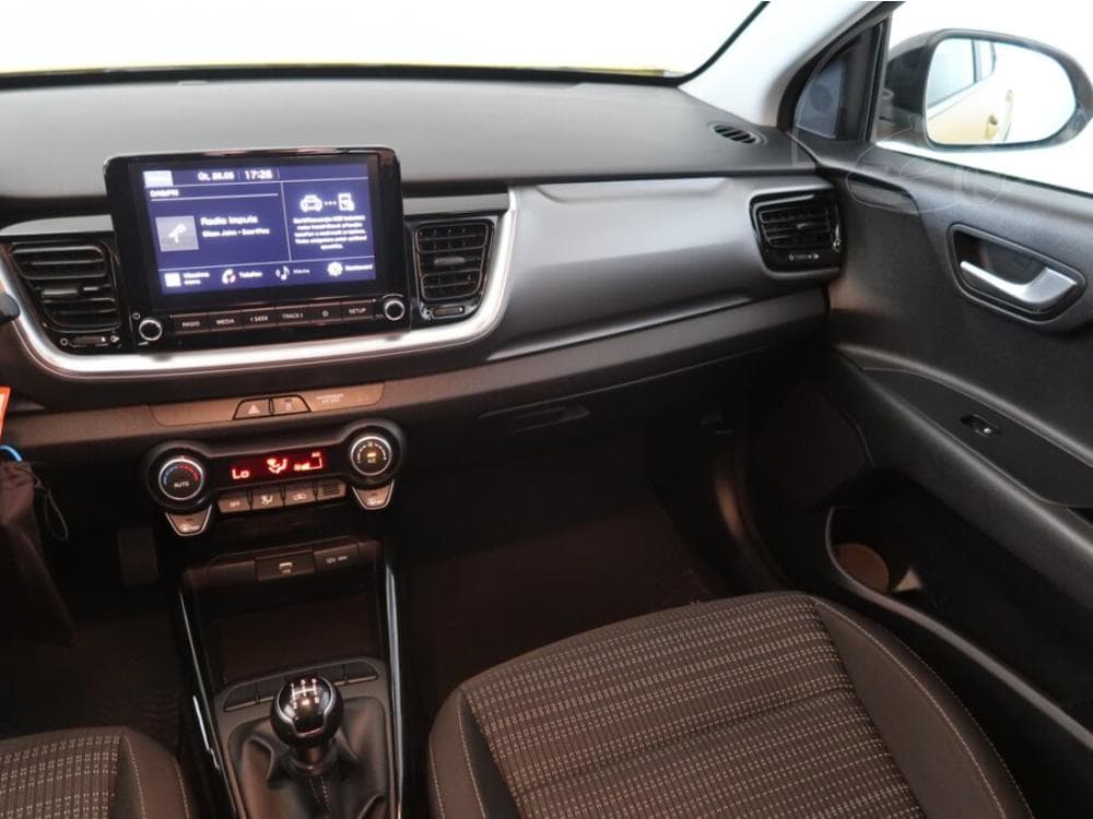 2021 Kia STONIC - 8