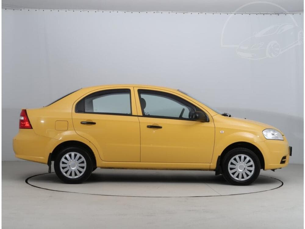 2010 Chevrolet AVEO - 11