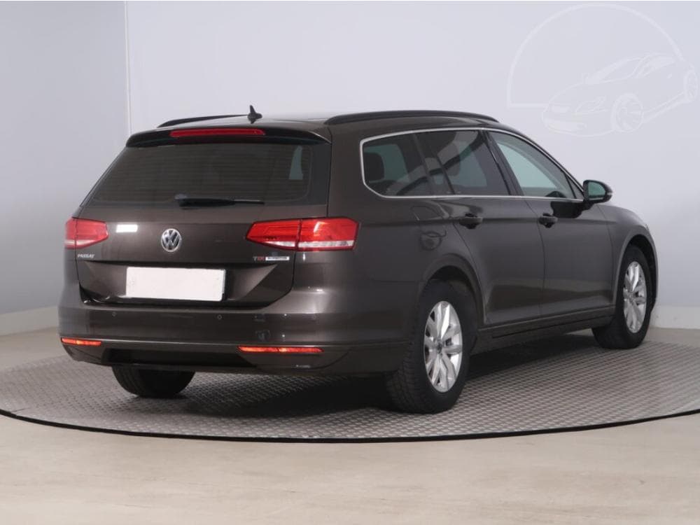 2016 Volkswagen PASSAT - 9