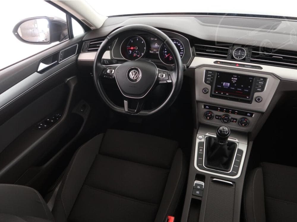 2016 Volkswagen PASSAT - 13
