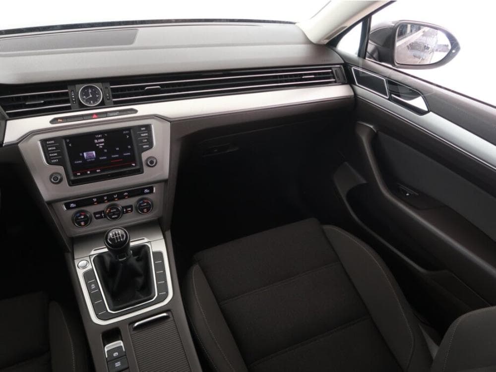 2016 Volkswagen PASSAT - 15