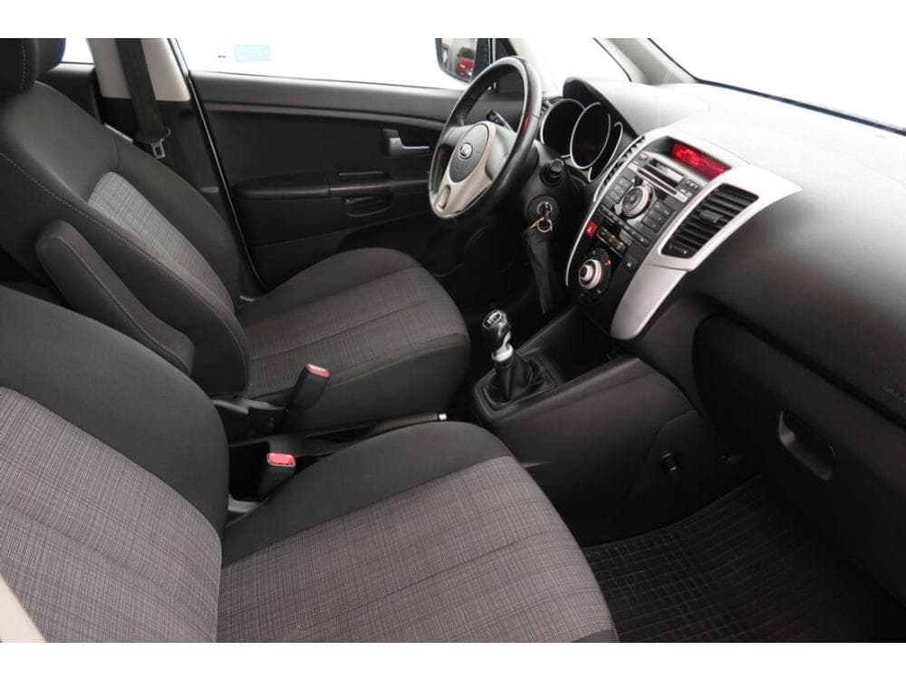 2010 Kia VENGA - 9