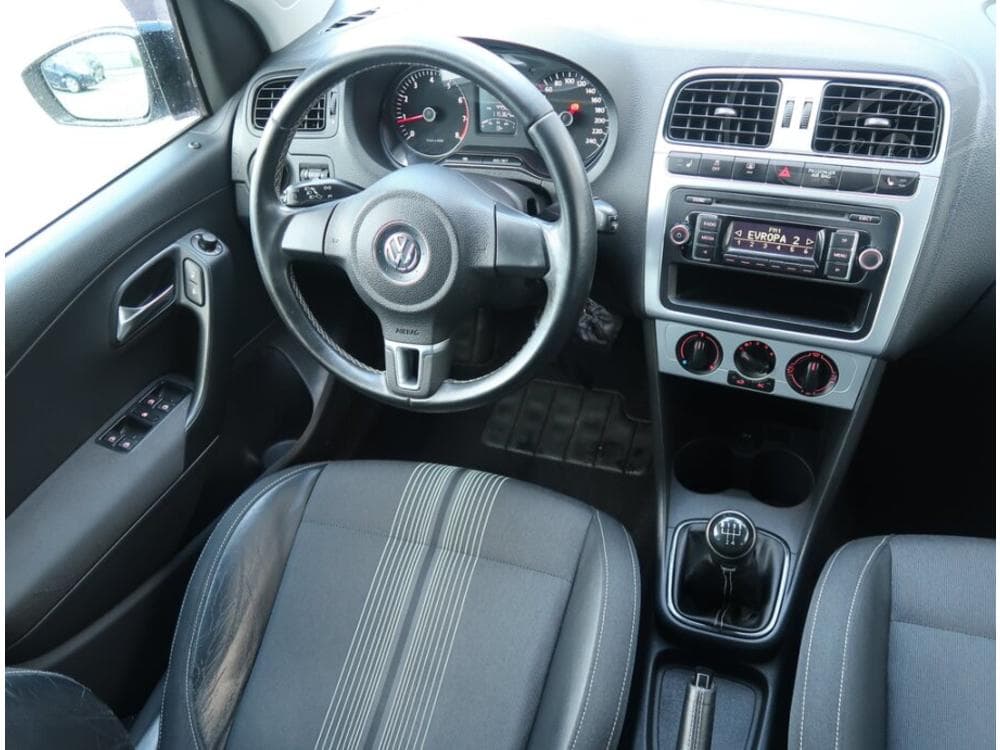 2012 Volkswagen POLO - 13