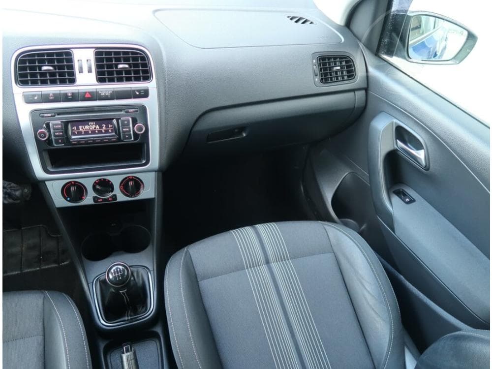 2012 Volkswagen POLO - 15