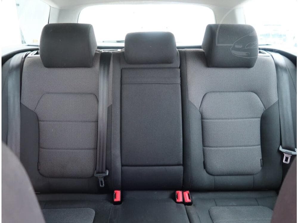 2013 Volkswagen PASSAT - 19