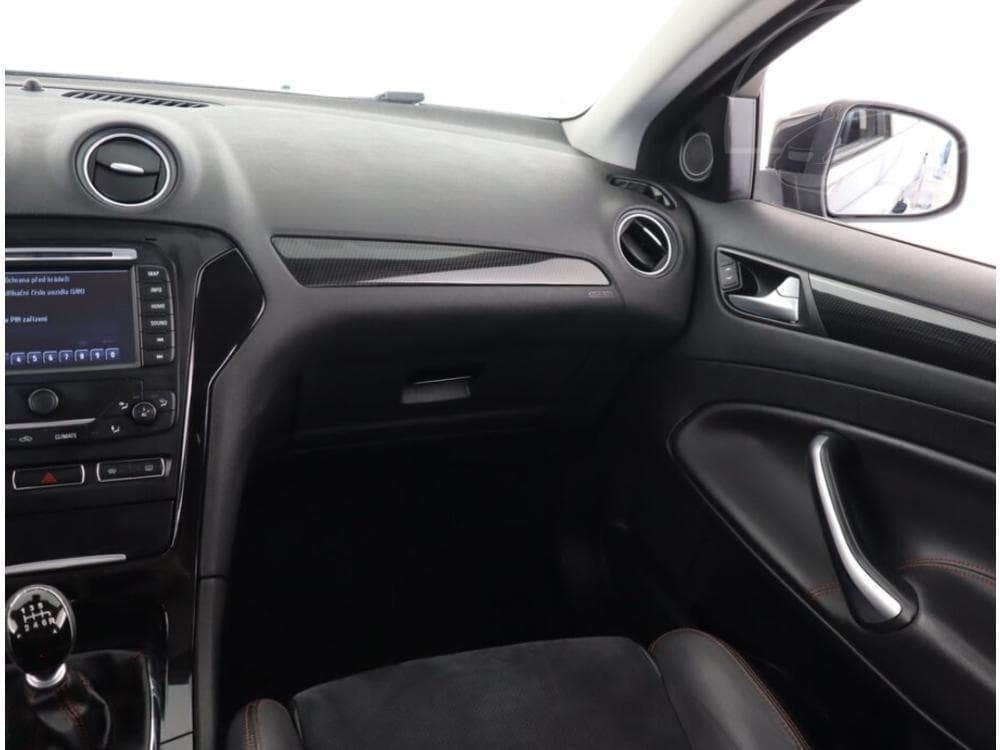 2012 Ford MONDEO - 8