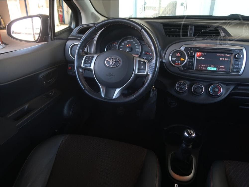 2012 Toyota YARIS - 7