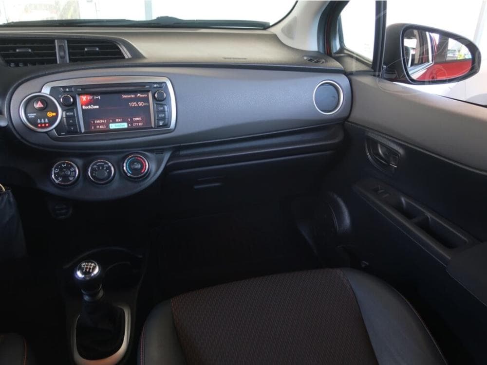 2012 Toyota YARIS - 8