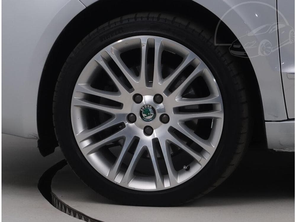 2011 Škoda SUPERB - 27