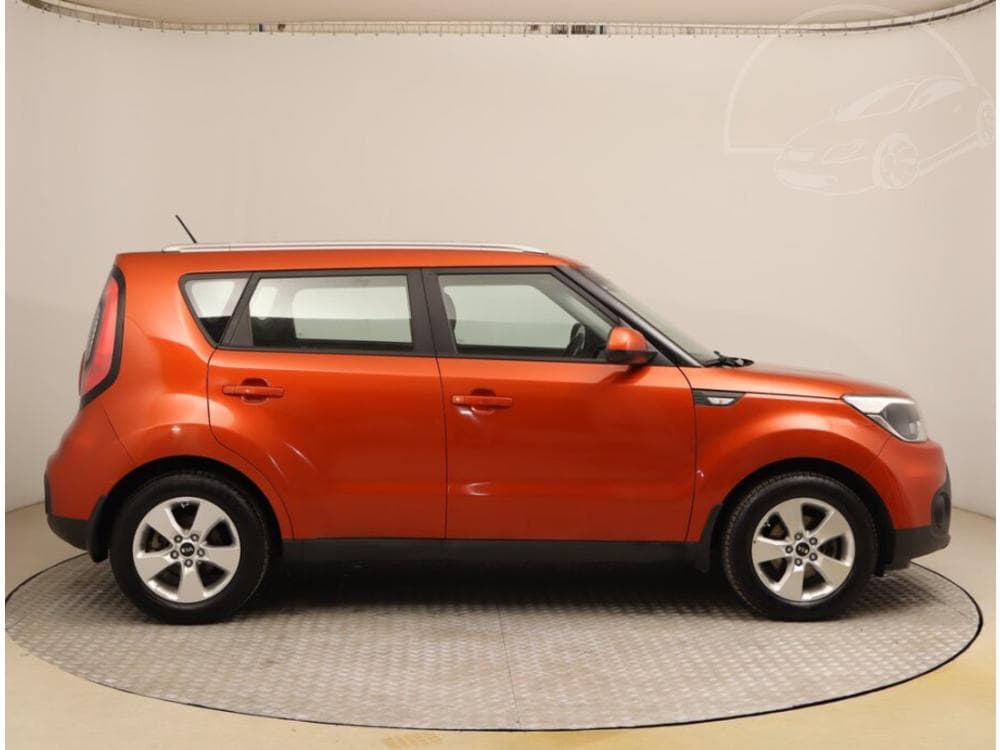 2016 Kia SOUL - 11