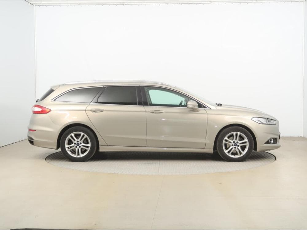 2015 Ford MONDEO - 11